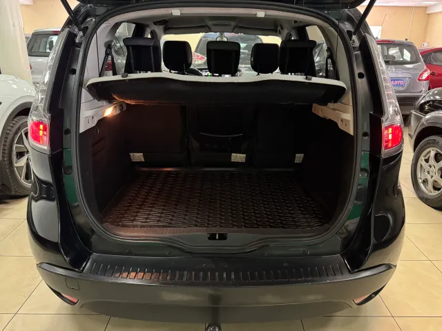 Renault Scenic - фото 3