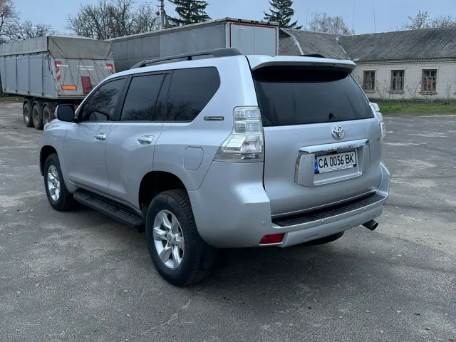 Toyota Land Cruiser Prado - фото 4