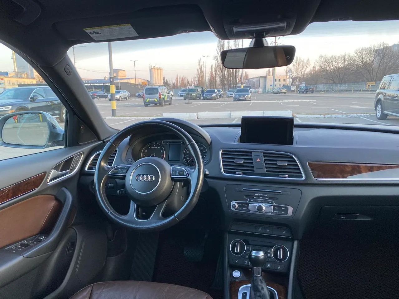 Audi Q3 - фото 18