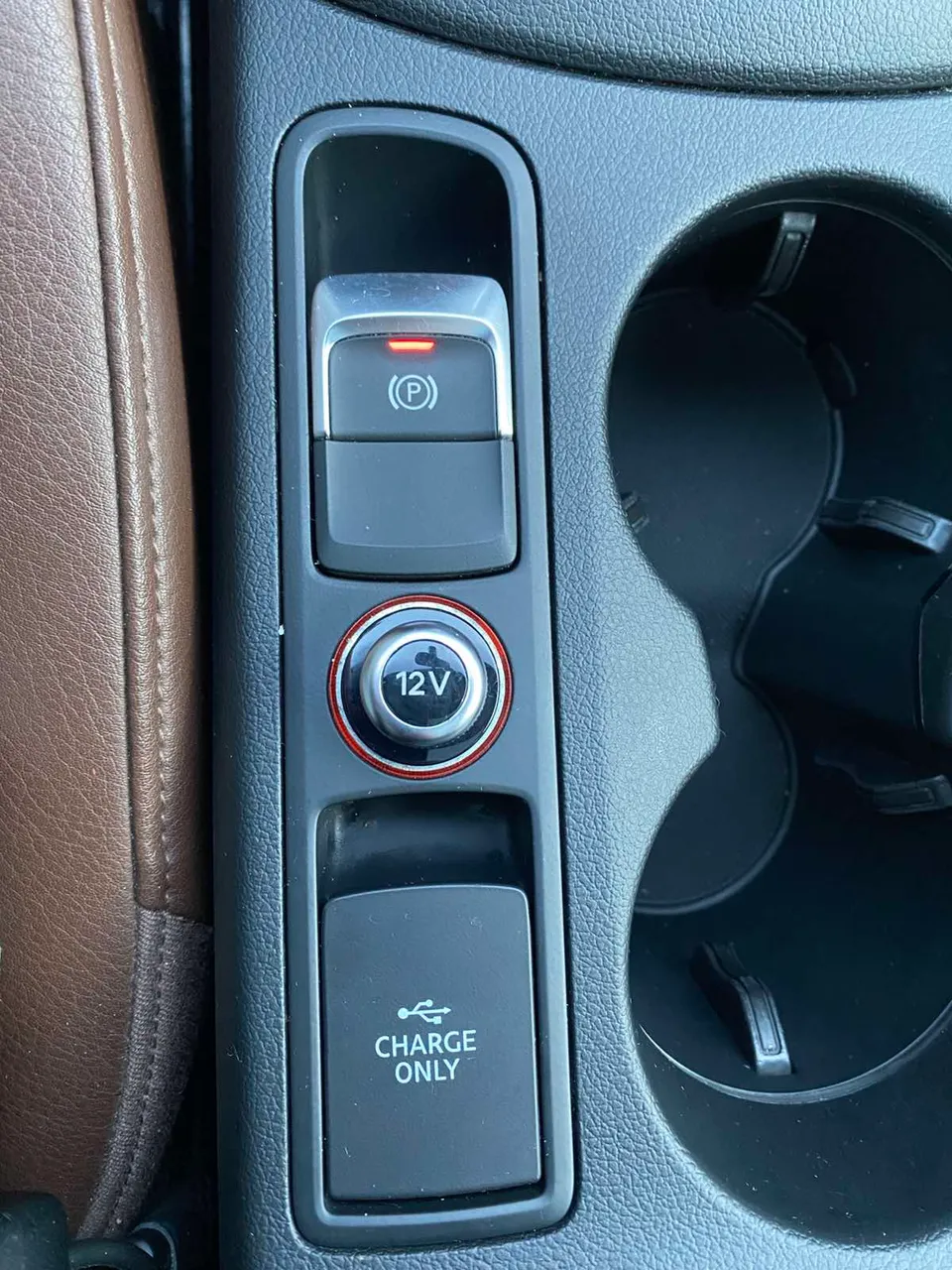 Audi Q3 - фото 24