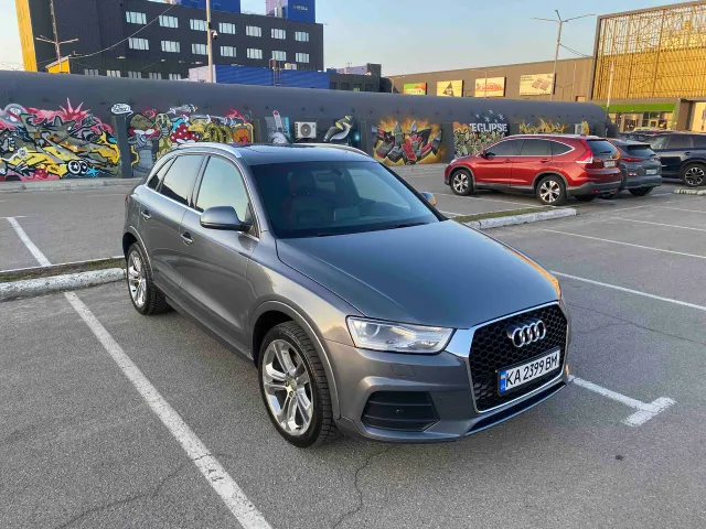 Audi Q3 - фото 1