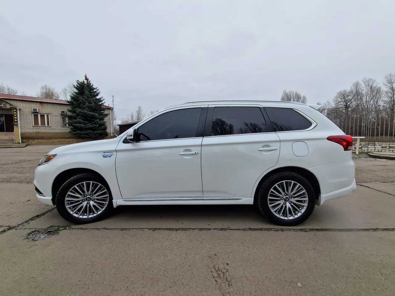 Mitsubishi Outlander - фото 7