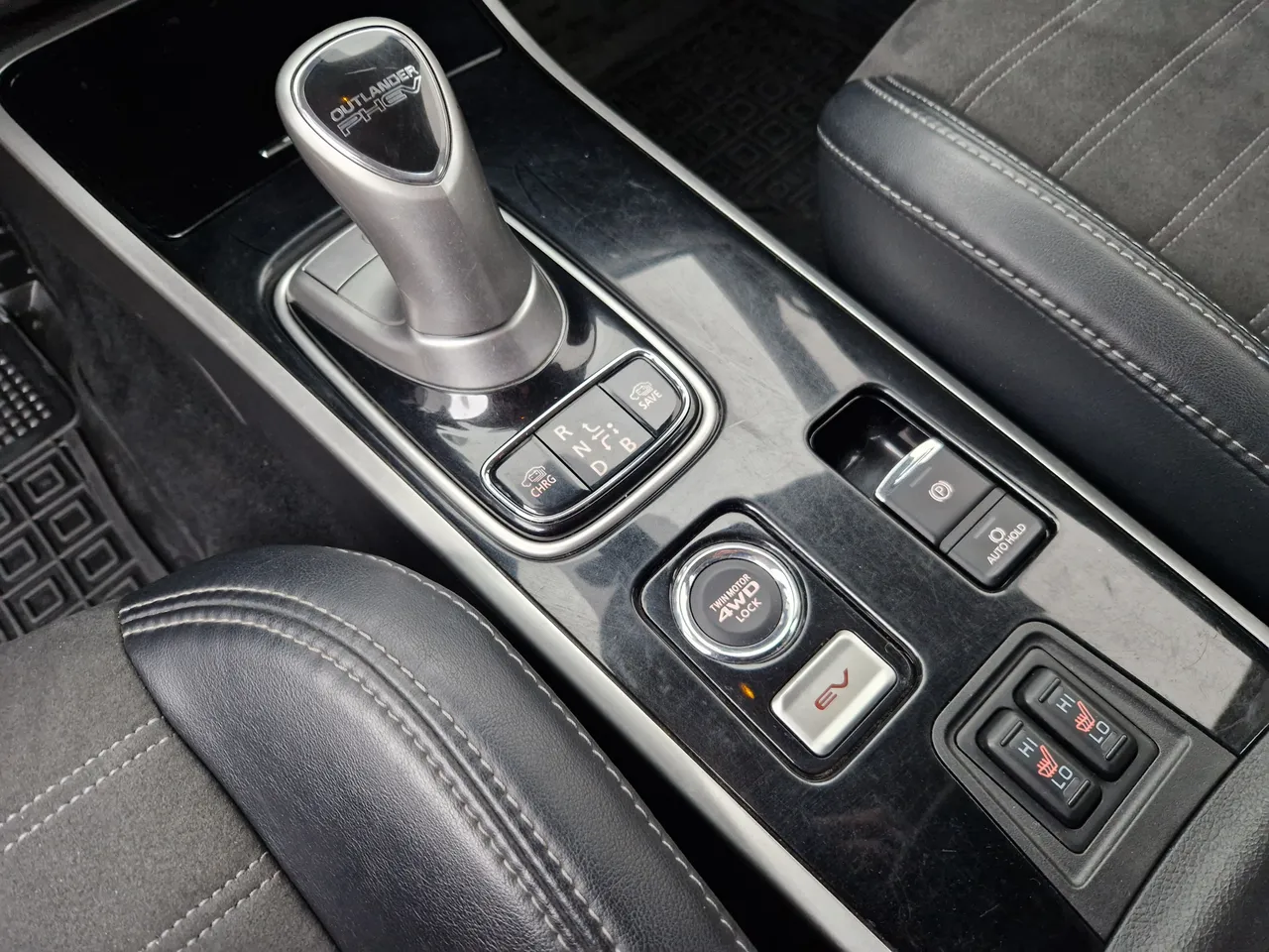 Mitsubishi Outlander - фото 26