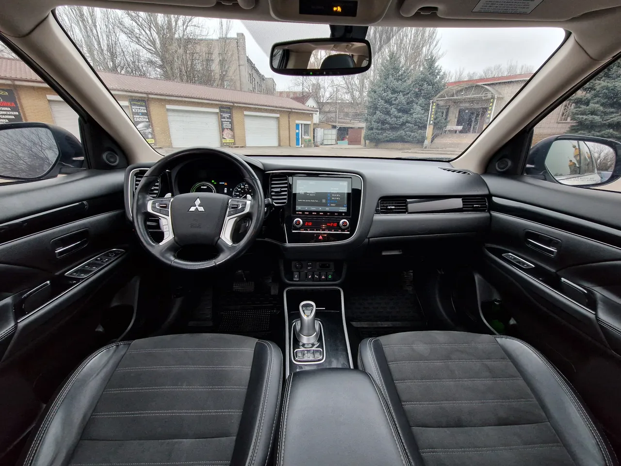 Mitsubishi Outlander - фото 30