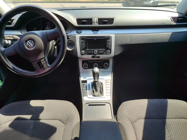 Volkswagen Passat - фото 3