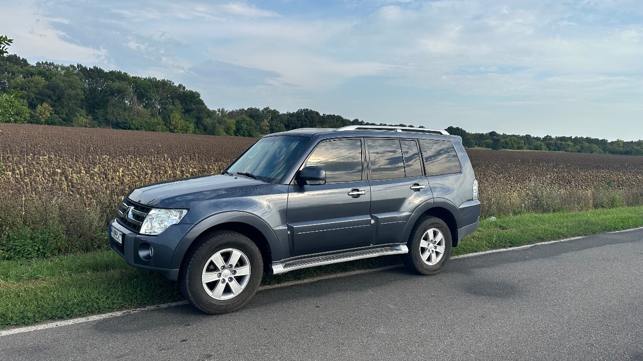 Mitsubishi Pajero - фото 1