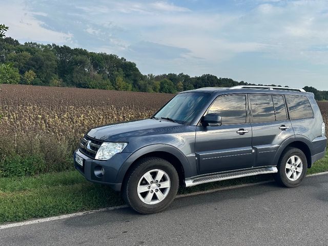 Mitsubishi Pajero - фото 1