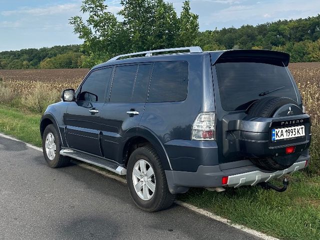 Mitsubishi Pajero - фото 4
