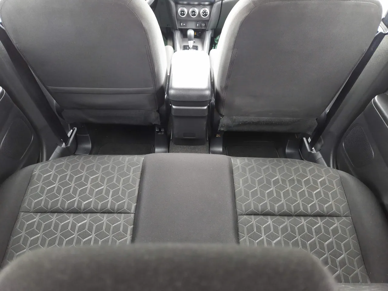 Mitsubishi Outlander Sport - фото 10