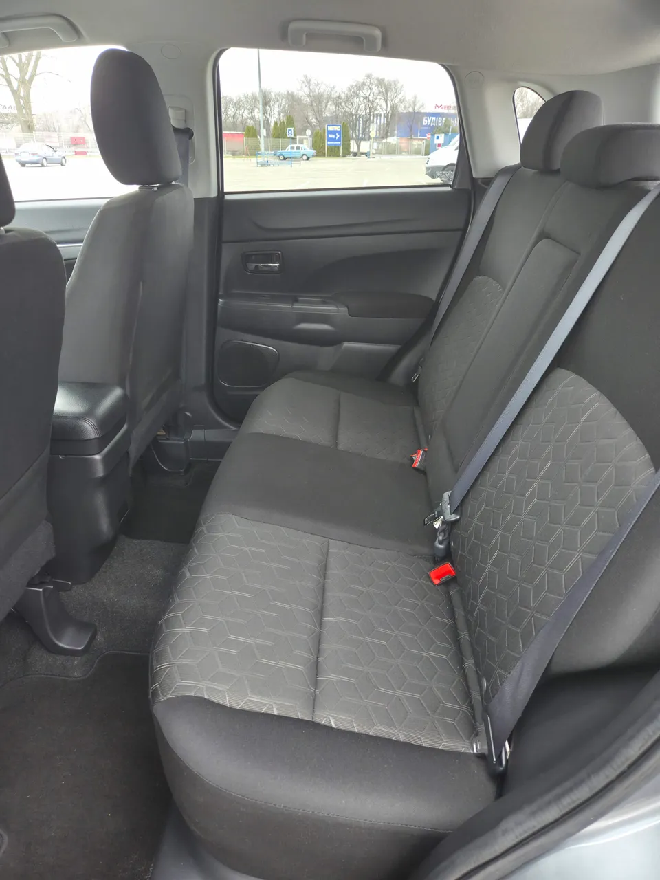 Mitsubishi Outlander Sport - фото 12