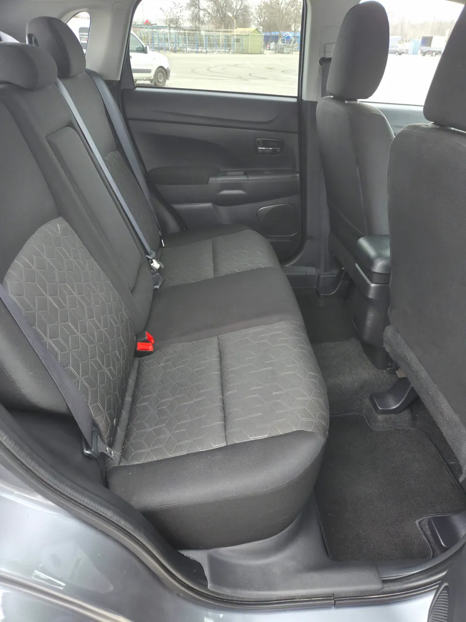 Mitsubishi Outlander Sport - фото 11