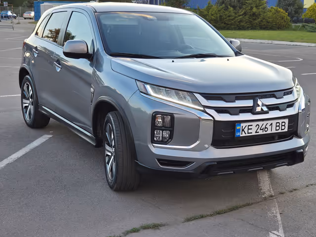 Mitsubishi Outlander Sport - фото 1