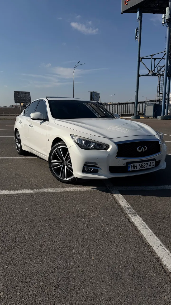 Infiniti Q50 - фото 1