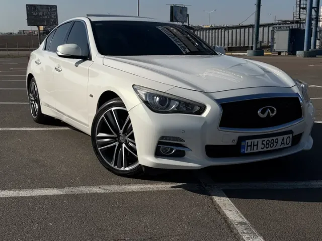 Infiniti Q50 - фото 1
