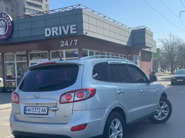 Hyundai Santa Fe - фото 3