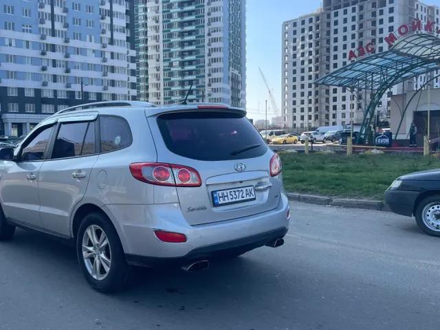 Hyundai Santa Fe - фото 1