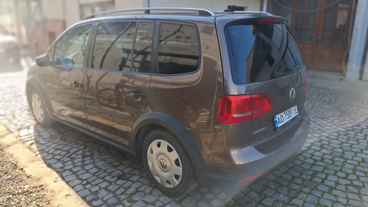 Volkswagen Touran - фото 3