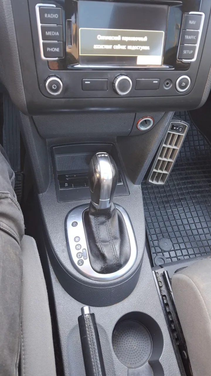 Volkswagen Touran - фото 11