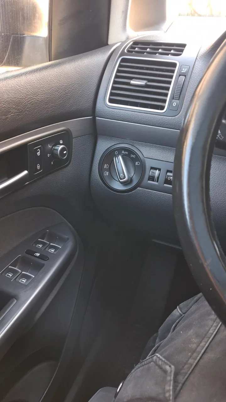 Volkswagen Touran - фото 12