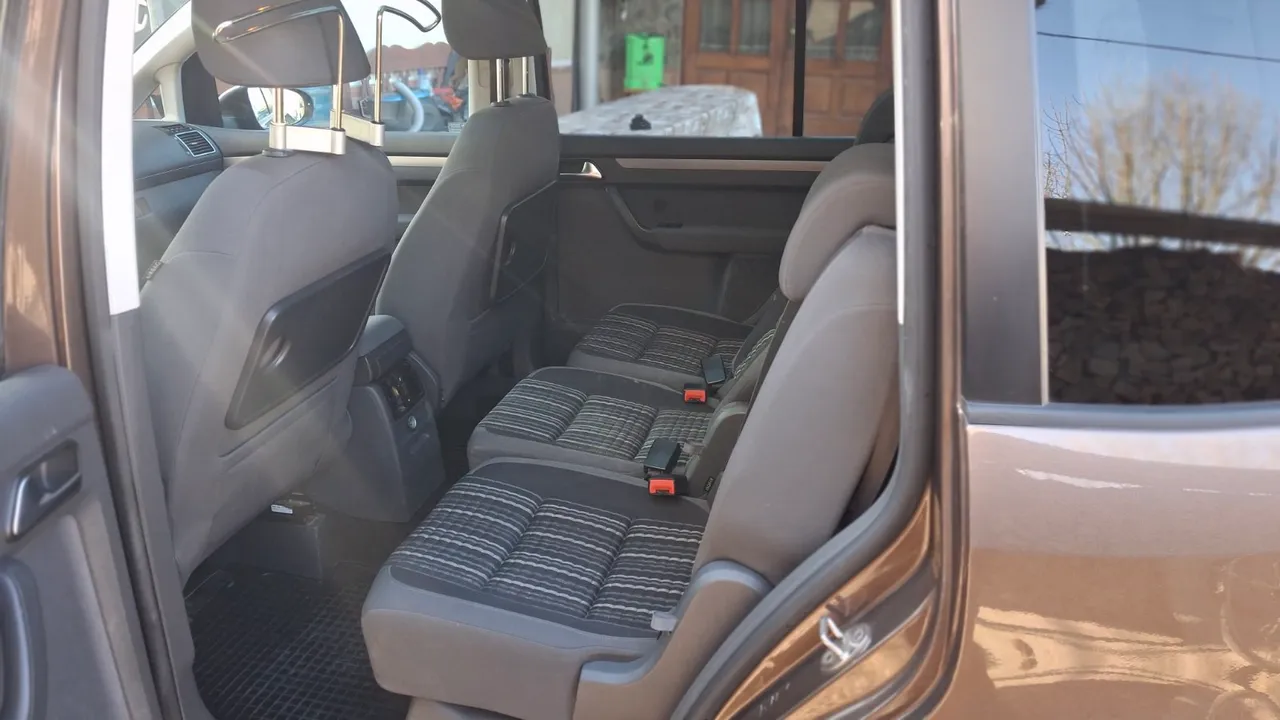 Volkswagen Touran - фото 9