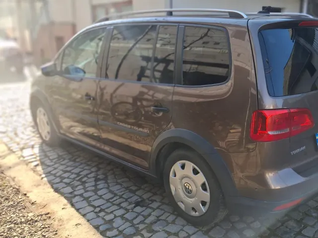 Volkswagen Touran - фото 3