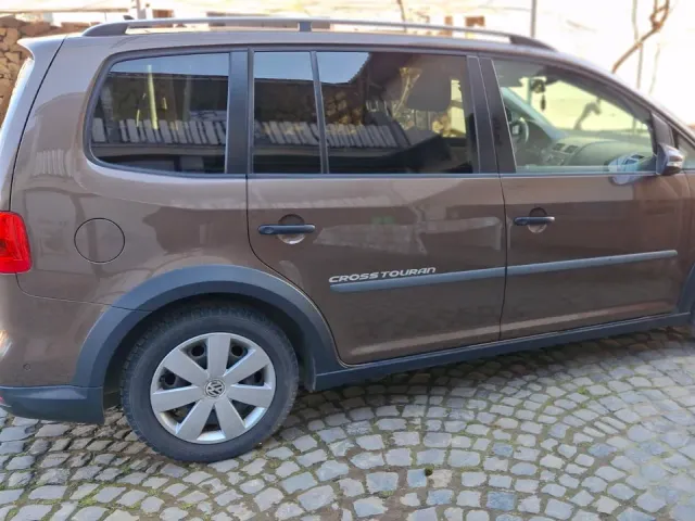 Volkswagen Touran - фото 2