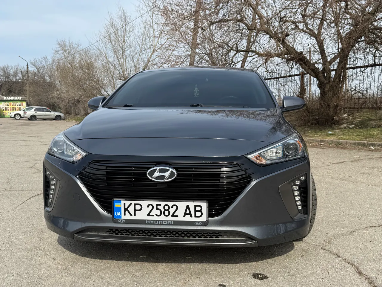 Hyundai IONIQ - фото 1