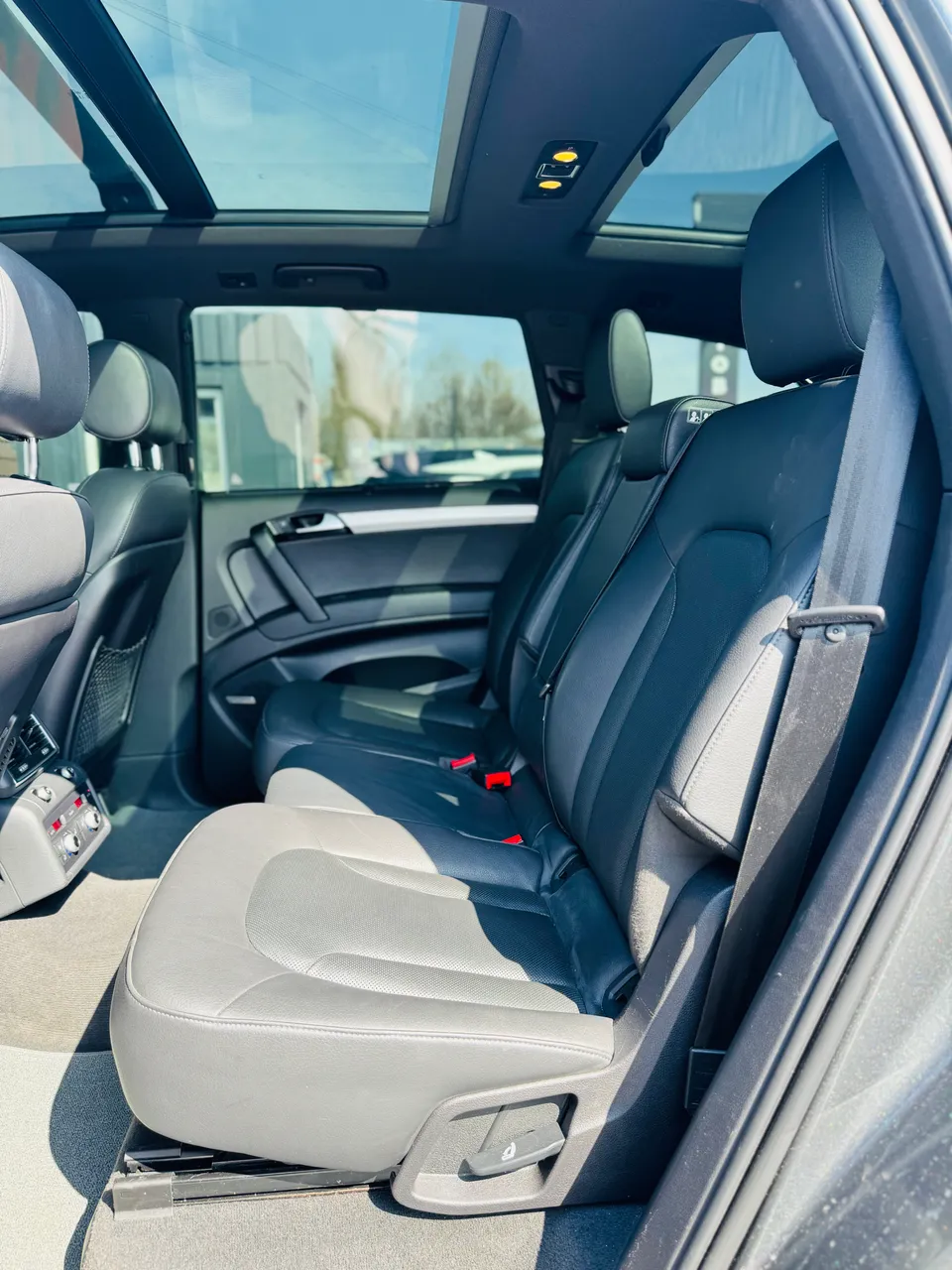 Audi Q7 - фото 8