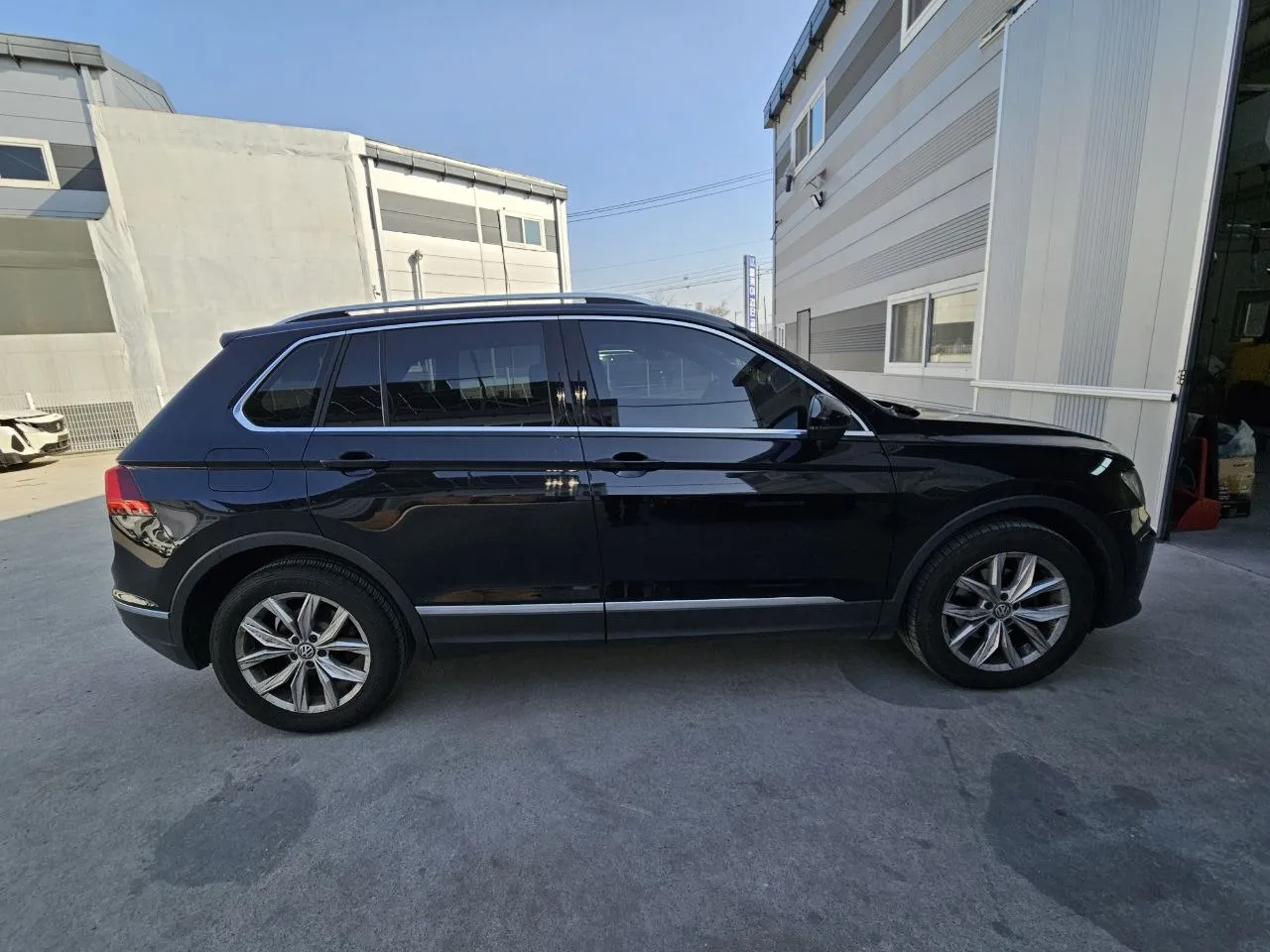 Volkswagen Tiguan - фото 6