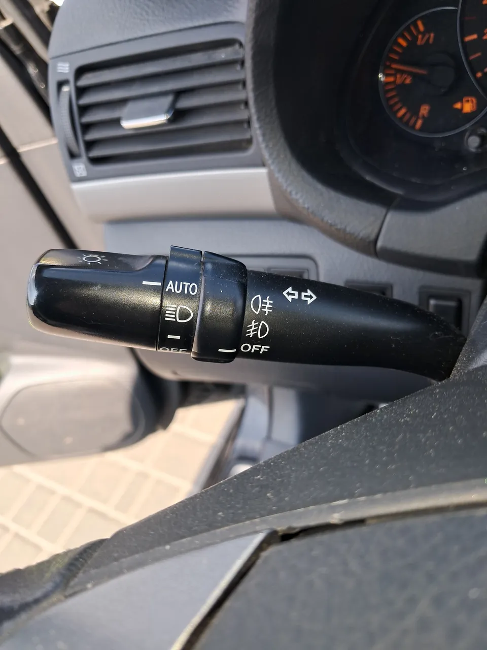 Toyota Avensis - фото 10