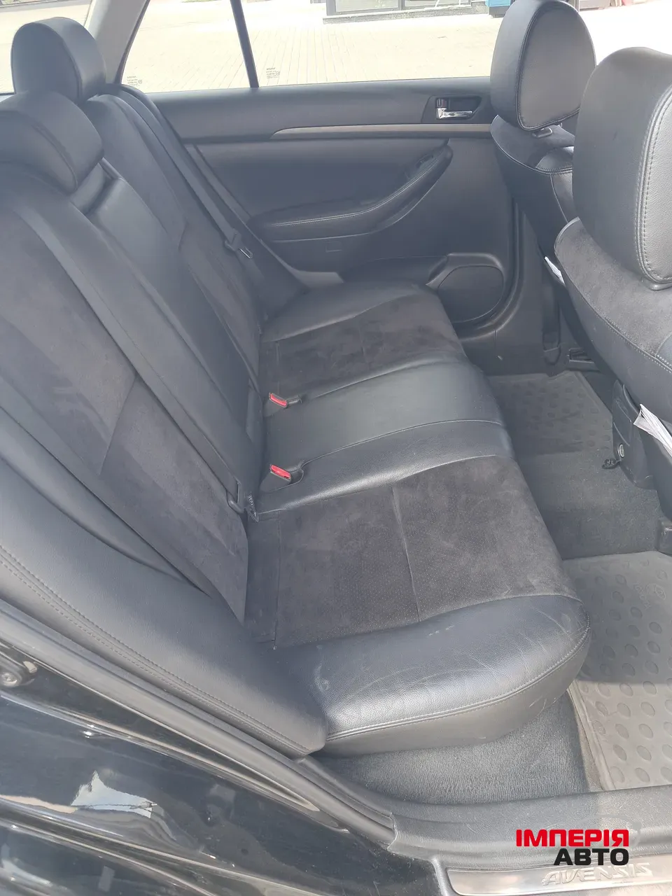 Toyota Avensis - фото 13