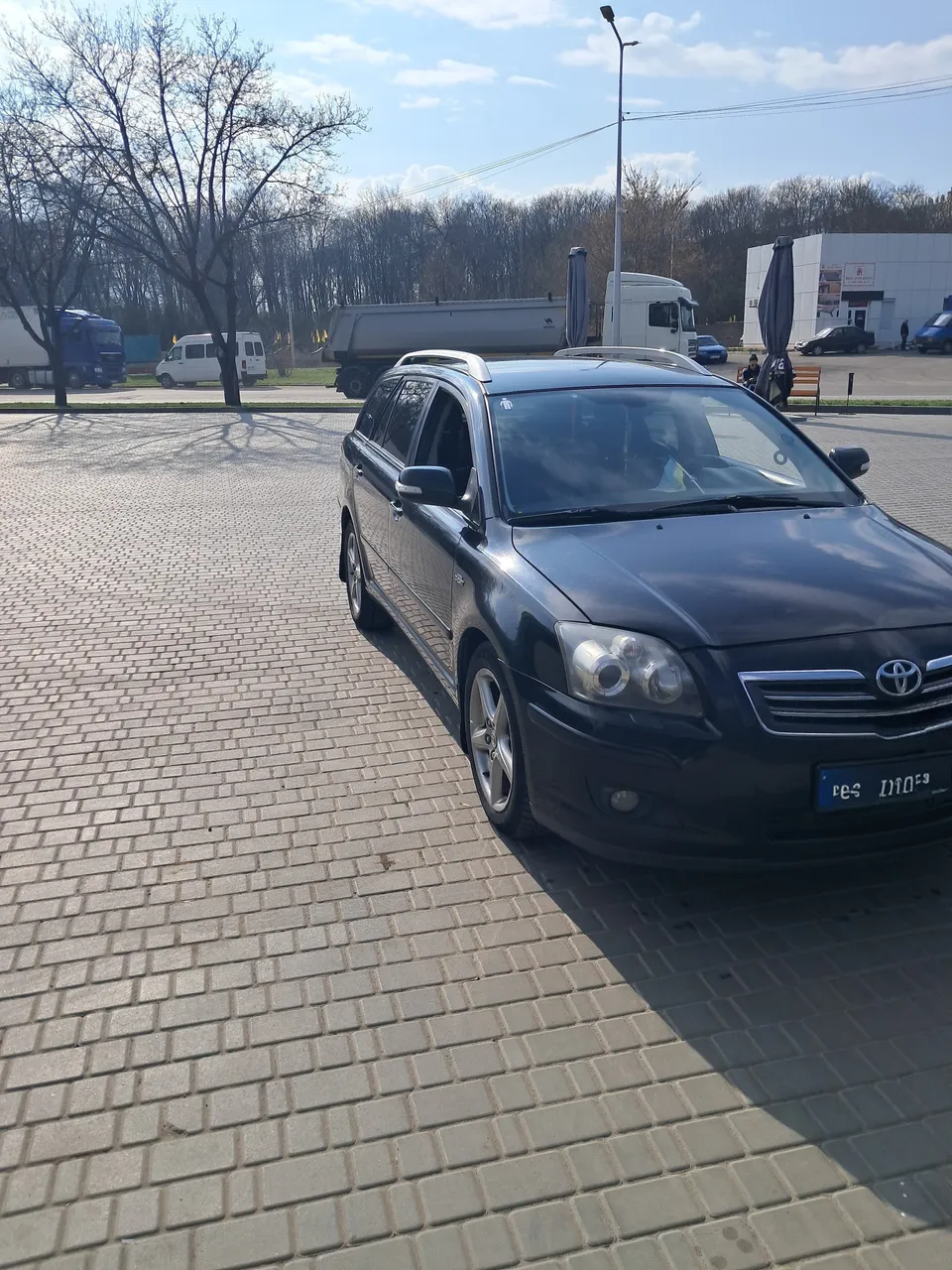 Toyota Avensis - фото 3