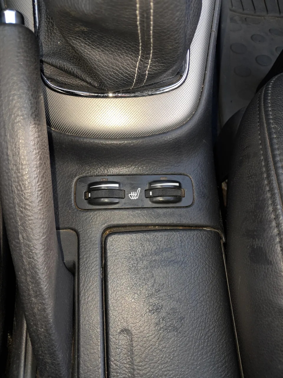 Toyota Avensis - фото 6