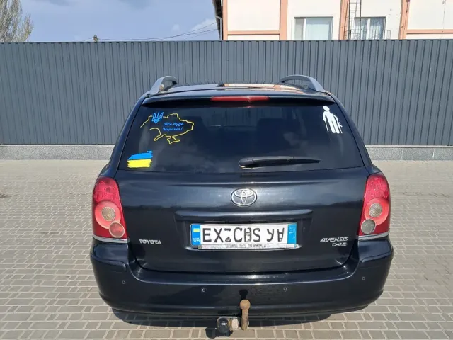 Toyota Avensis - фото 2