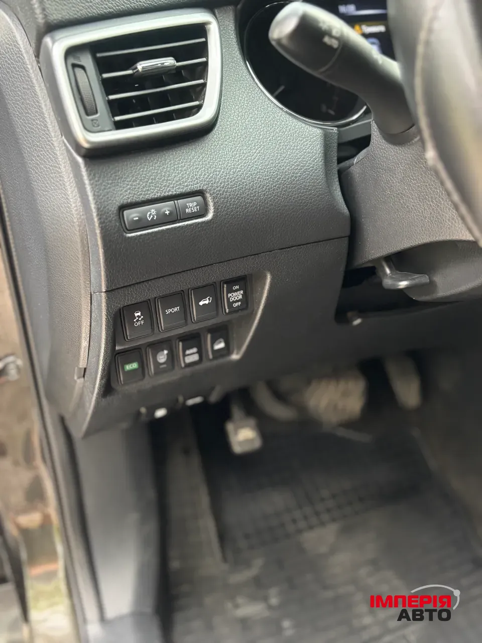 Nissan Rogue - фото 6