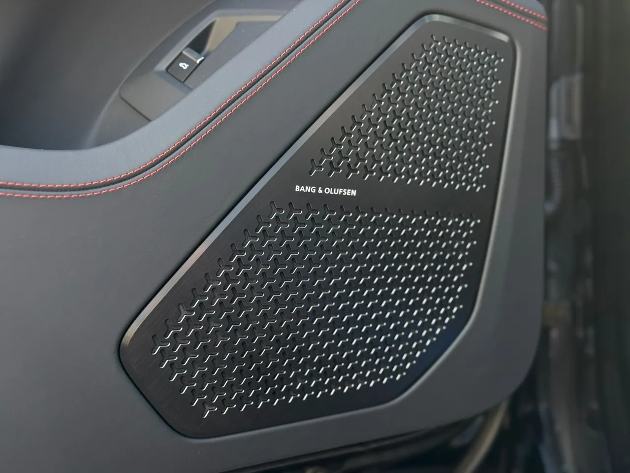 Lamborghini Urus - фото 32