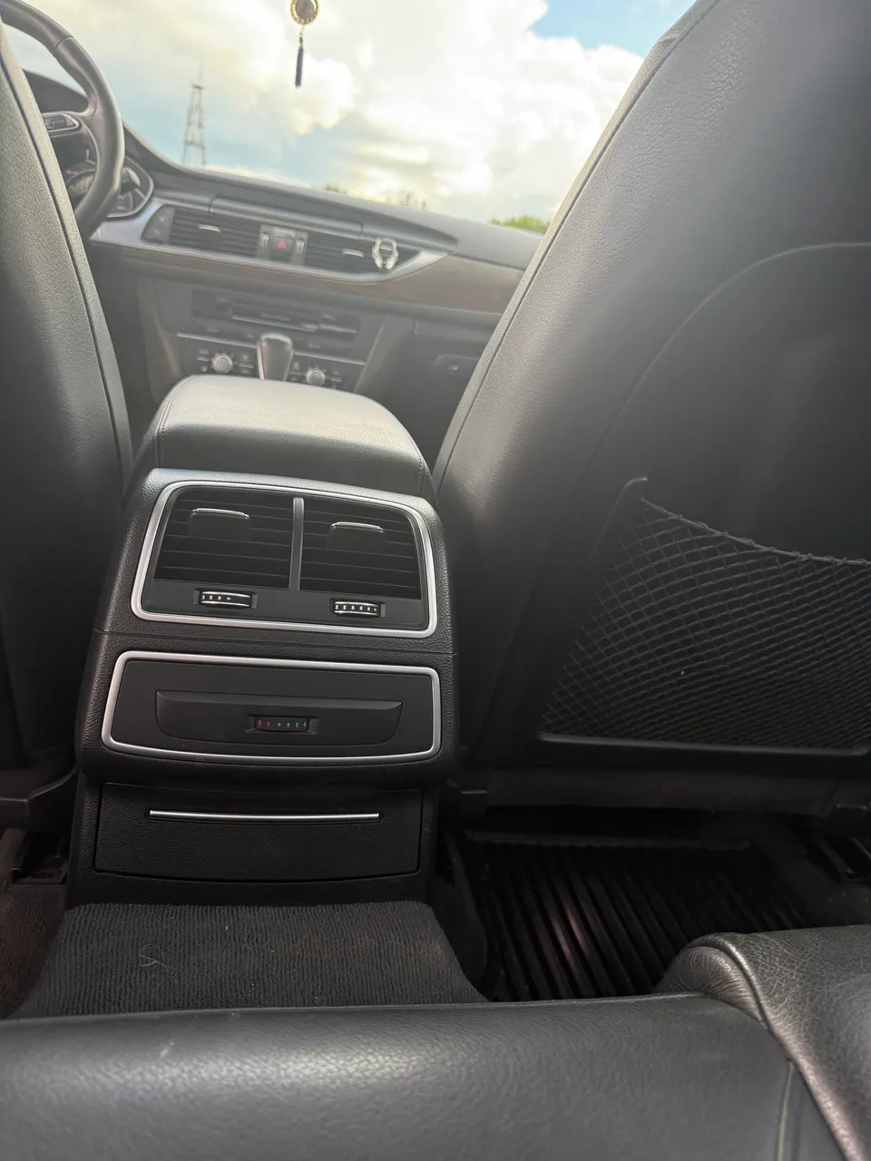 Audi A6 - фото 11