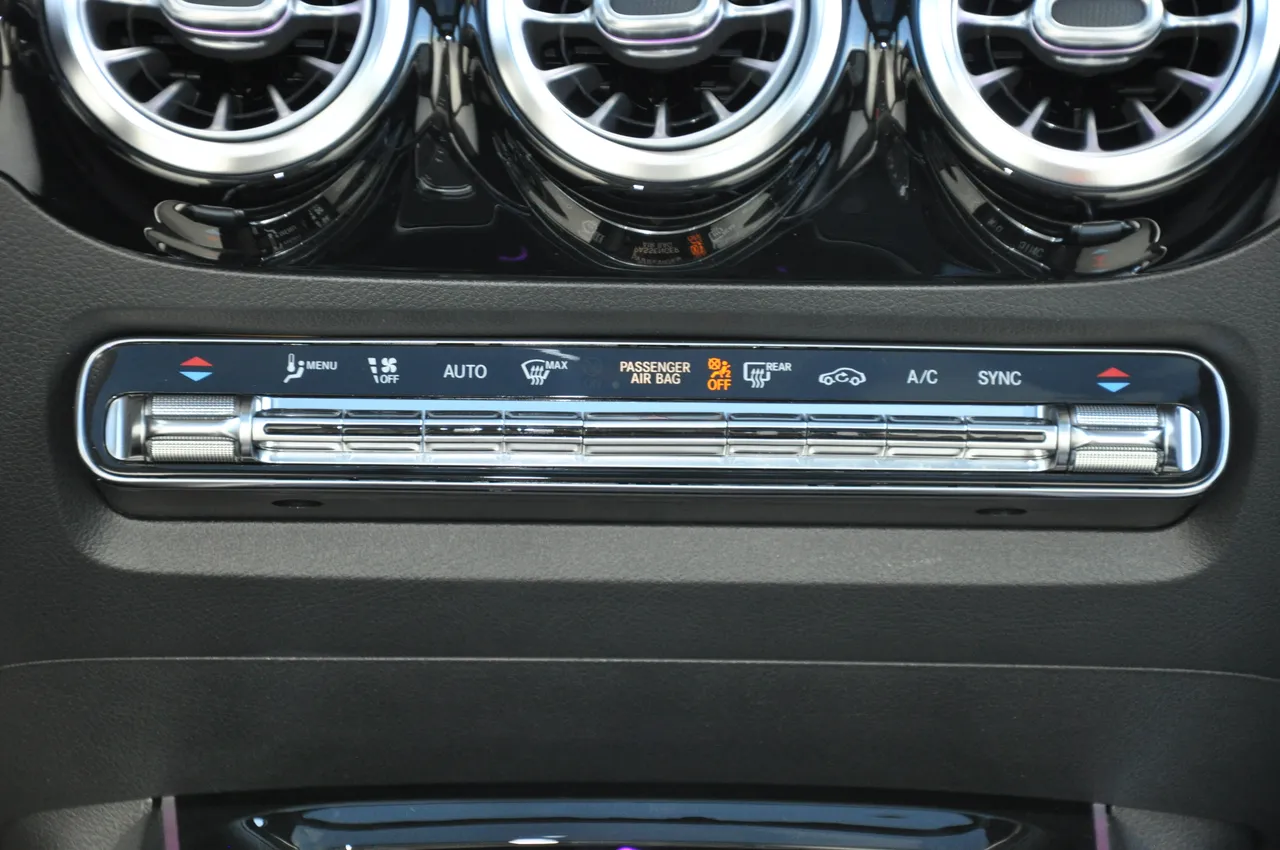 Mercedes-Benz GLA AMG - фото 32