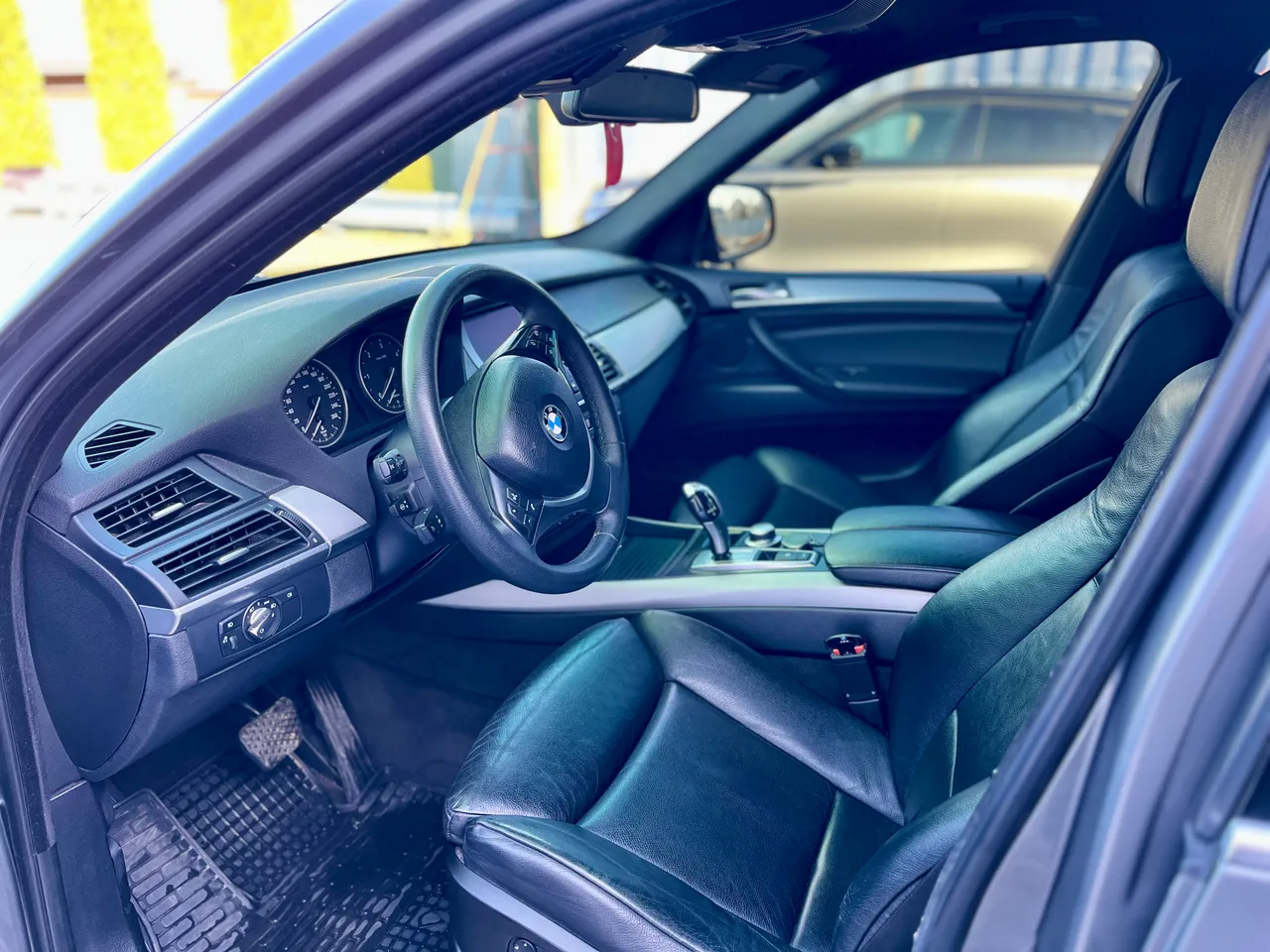BMW X5 - фото 8