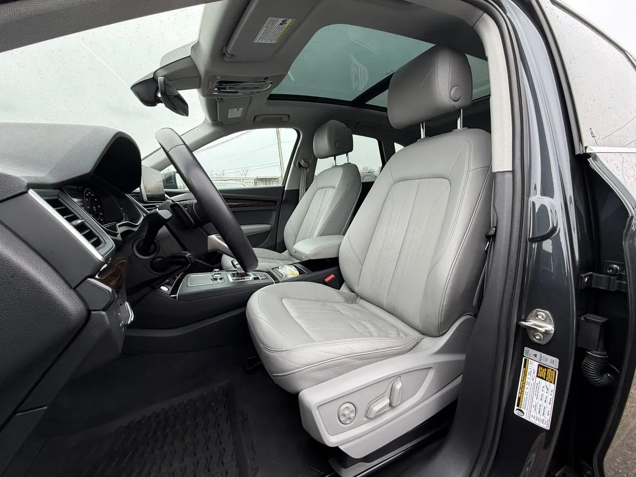 Audi Q5 - фото 7