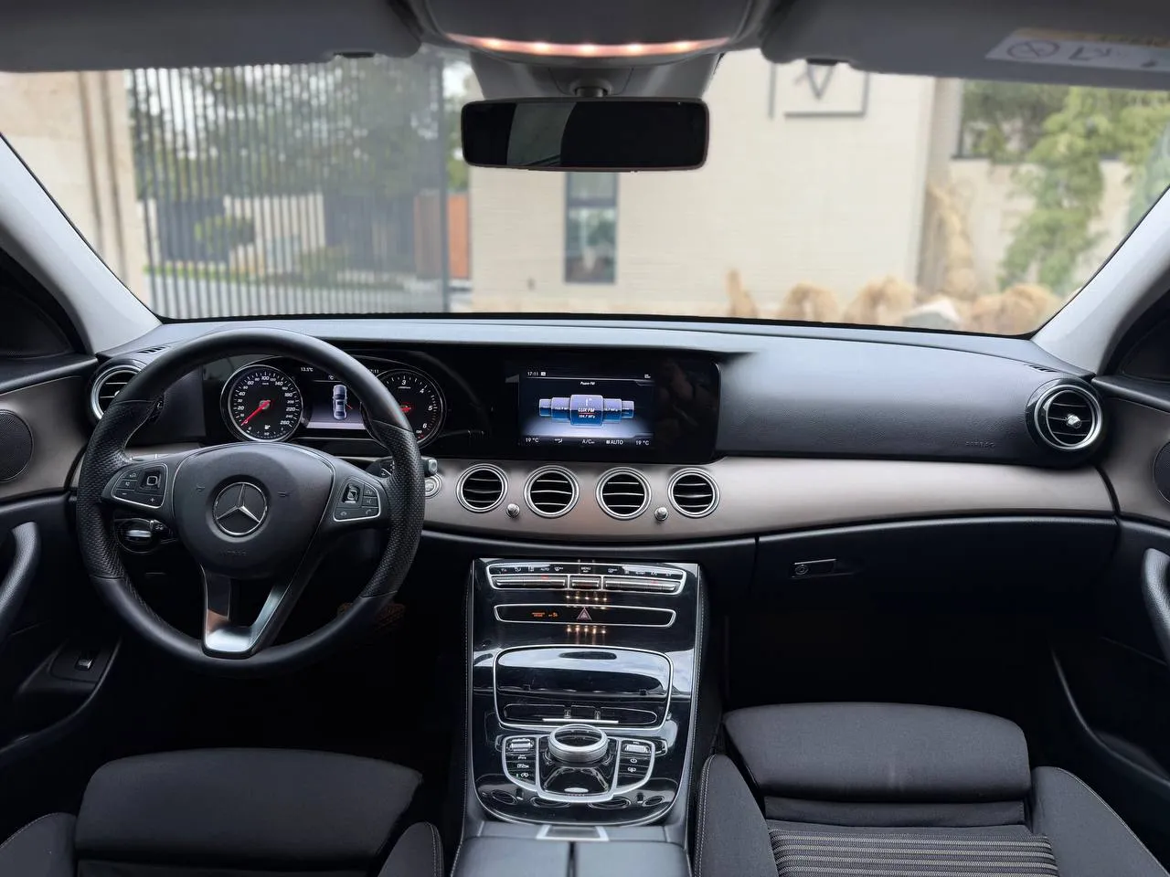 Mercedes-Benz E-Класс - фото 33