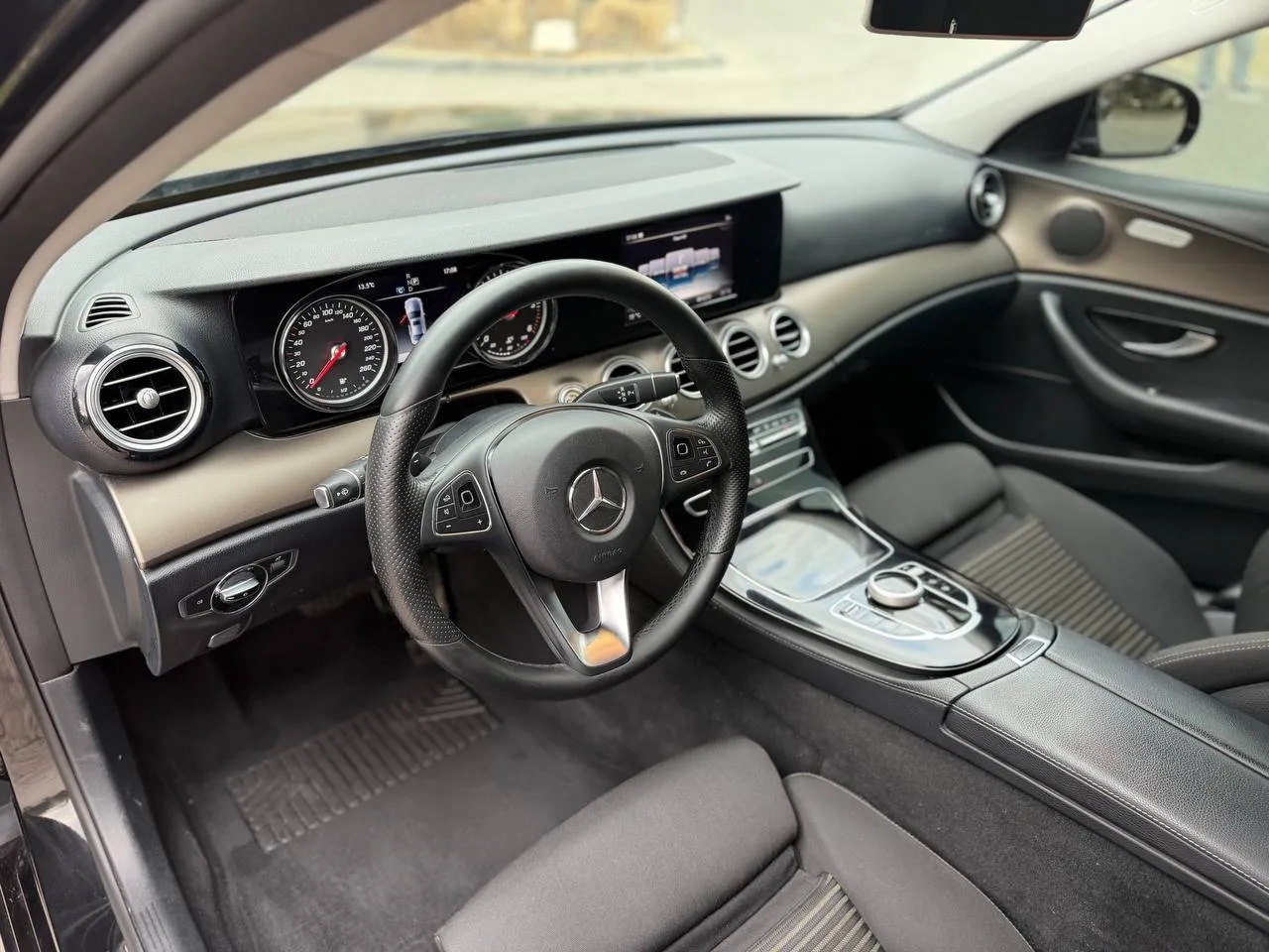 Mercedes-Benz E-Класс - фото 22