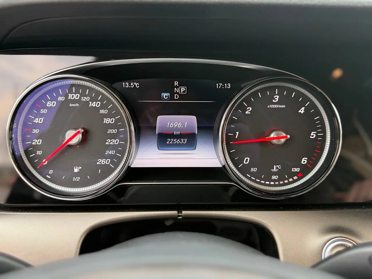 Mercedes-Benz E-Класс - фото 27