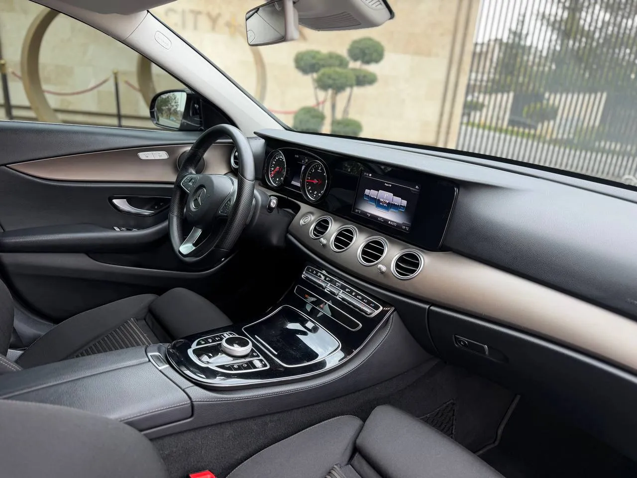 Mercedes-Benz E-Класс - фото 36