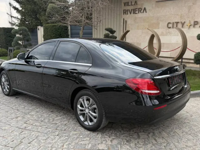 Mercedes-Benz E-Класс - фото 4