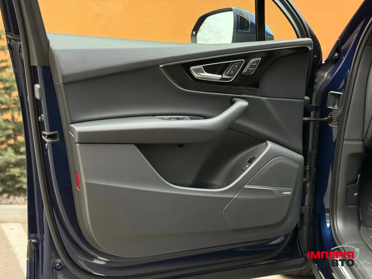 Audi Q7 - фото 34