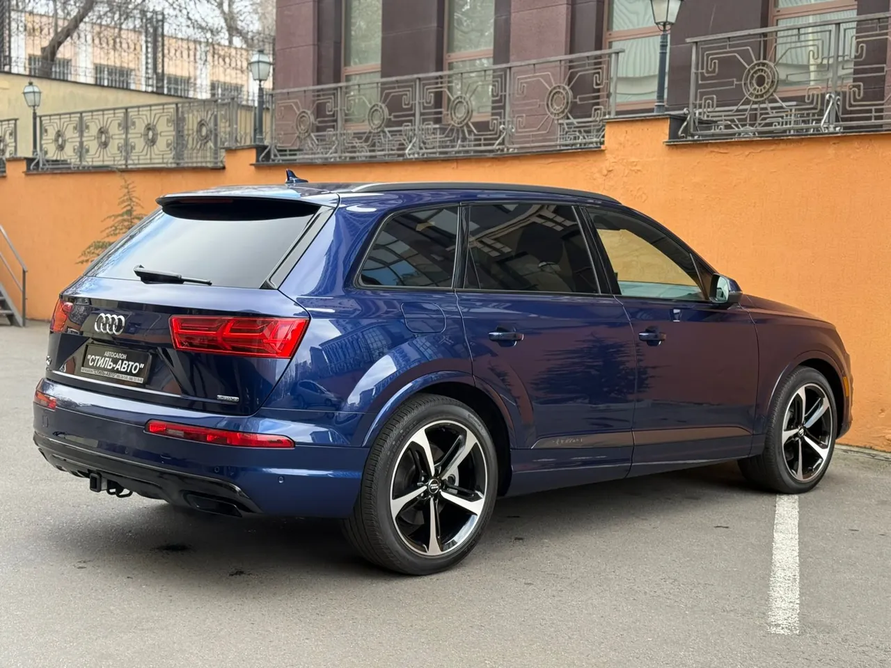 Audi Q7 - фото 10
