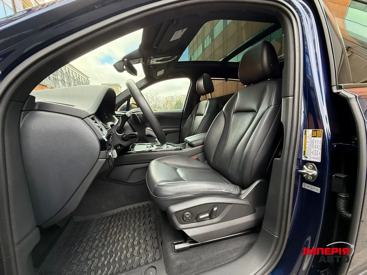 Audi Q7 - фото 22