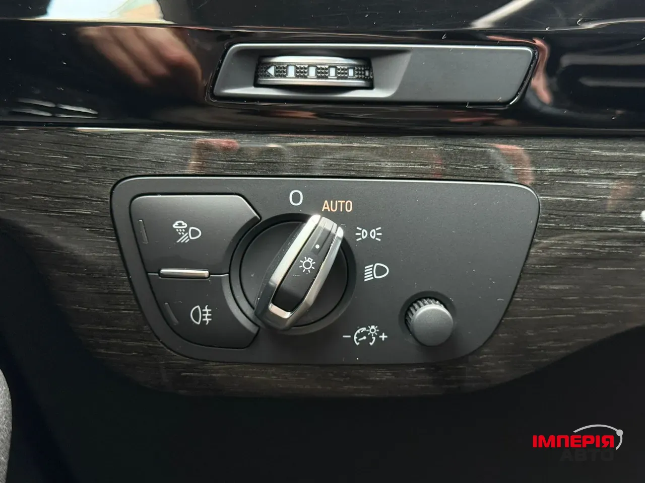 Audi Q7 - фото 32