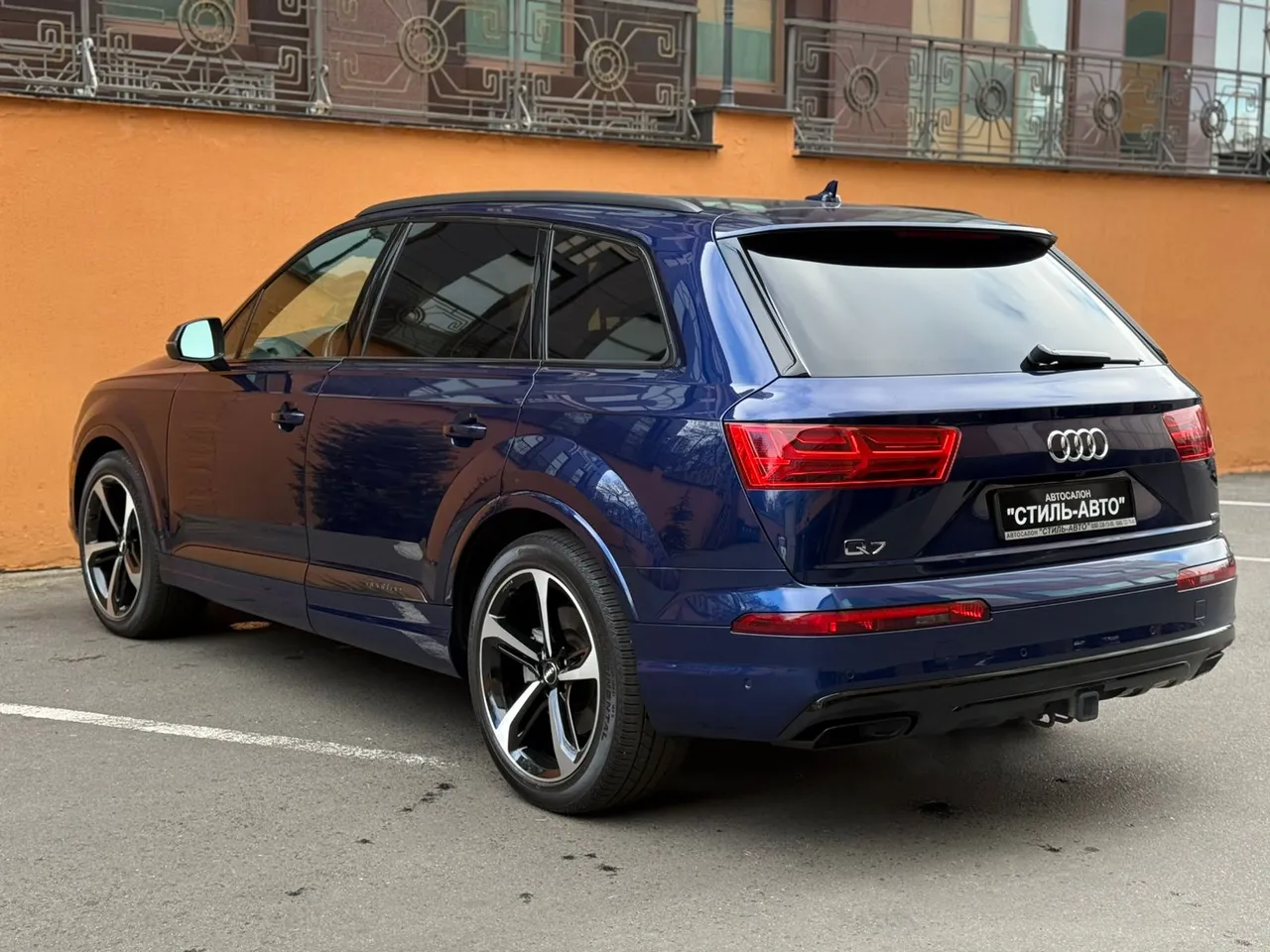 Audi Q7 - фото 9